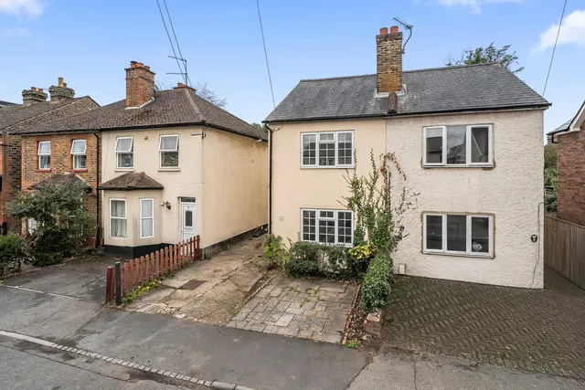 Victoria Road, Addlestone, KT15, photo 1