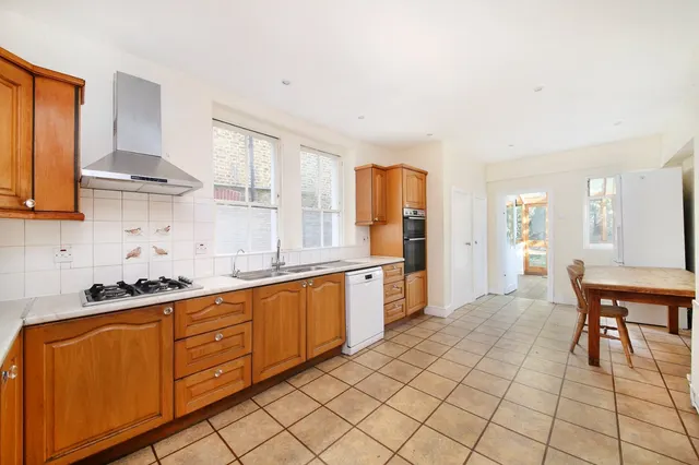 Killyon Road, London, SW8, photo 3