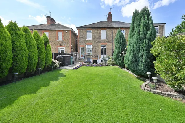 Photo 3 — 65 Malden Road, Watford