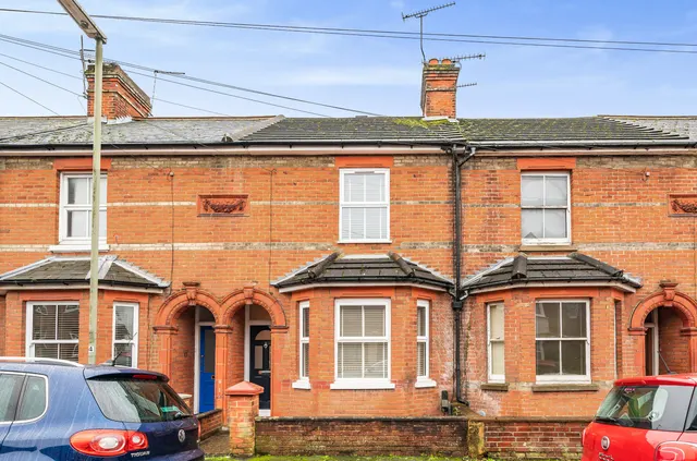 Alexandra Avenue, Camberley, GU15 3BG, photo 1