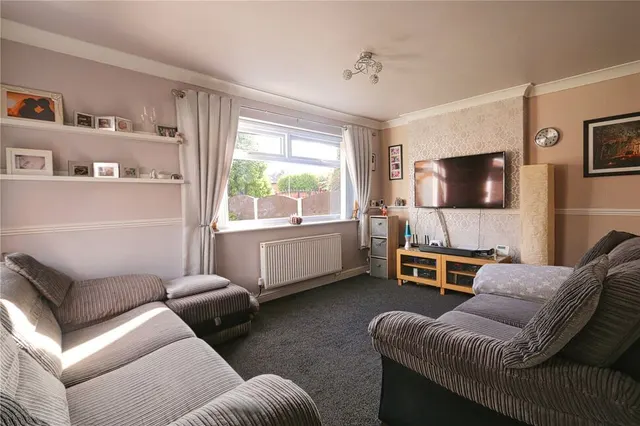 Coppice Walk, Denton, M34, photo 2
