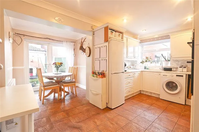 Coppice Walk, Denton, M34, photo 3