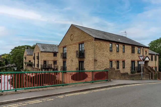 Ravens Lane, Berkhamsted, photo 1