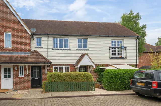 Wealden Drive, Westhampnett, PO18, photo 1
