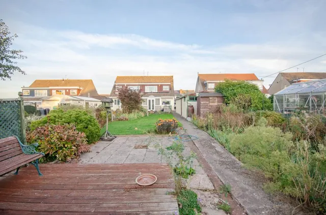 Sutherland Avenue, Downend, BS16, photo 2