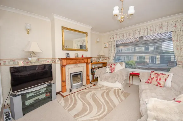 Sutherland Avenue, Downend, BS16, photo 3