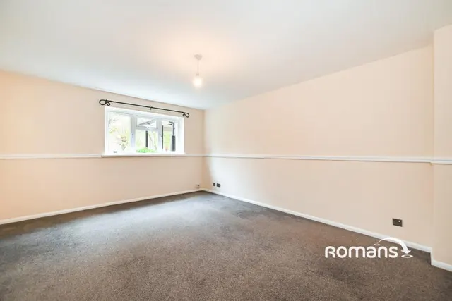 St. Andrews, Bracknell, RG12, photo 3