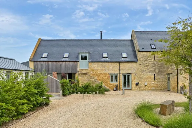 Oxford Road, Burford, Oxfordshire, OX18 4ET, photo 1
