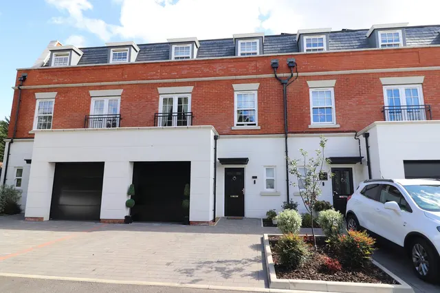North Road, Stevenage, SG1, photo 1