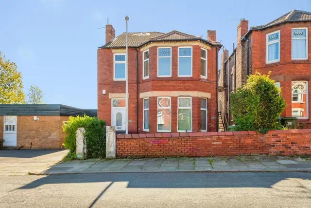 Warwick Drive, Wallasey, CH45, photo 2