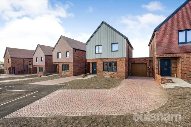Lowans Court, Redditch, B97, photo 1