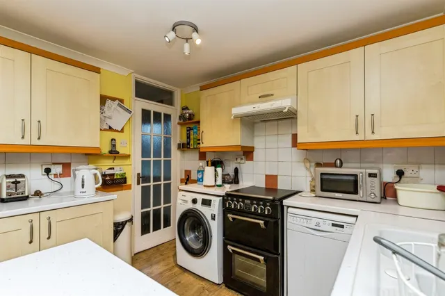 Sheppey Close, Crawley, RH11, photo 3