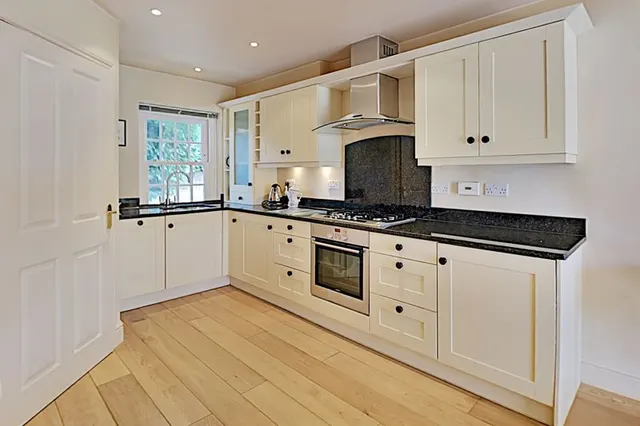 East Street Bookham, Leatherhead KT23 4QU, photo 1