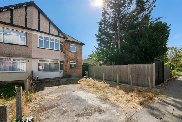 Shakespeare Avenue, Hayes, photo 1