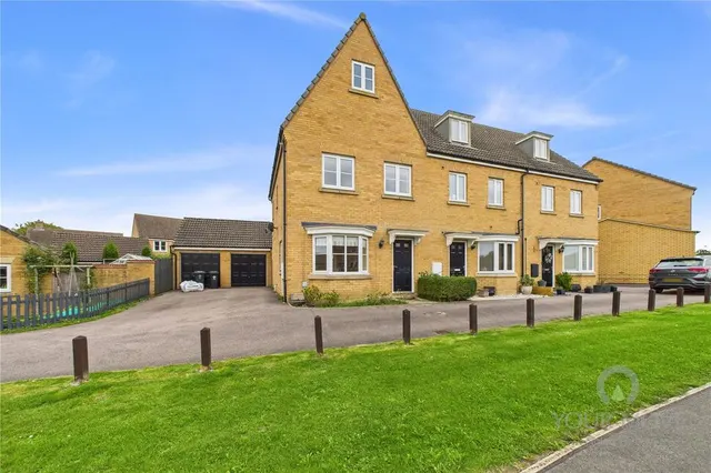 Hillfield Road, Oundle, PE8, photo 1
