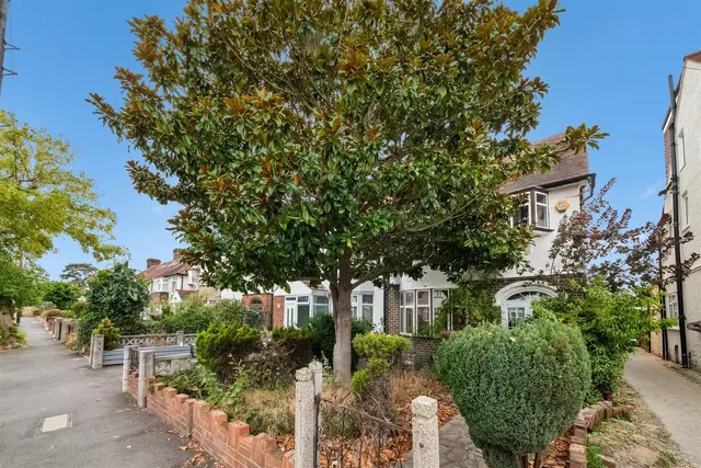 Lyncroft Gardens, Hounslow, photo 1