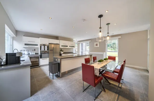 Hartley Hill, Purley CR8 4EL, photo 1