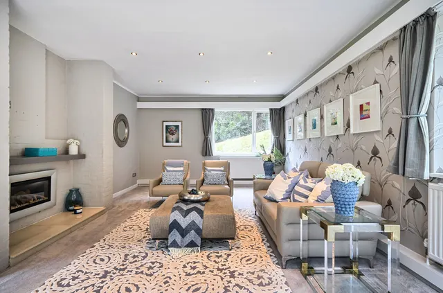 Photo 2 — Hartley Hill, Purley CR8 4EL