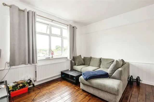 Cobham Road, Fetcham, KT22, photo 1