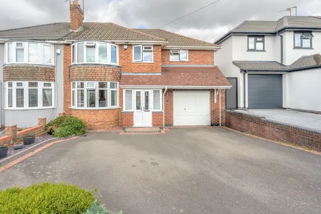 Southview Road., Sedgley, photo 1