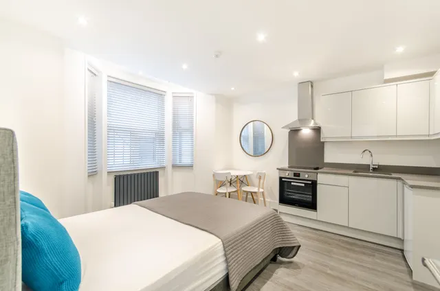 Basement Flat Front, 90a Finborough Road, London, photo 1