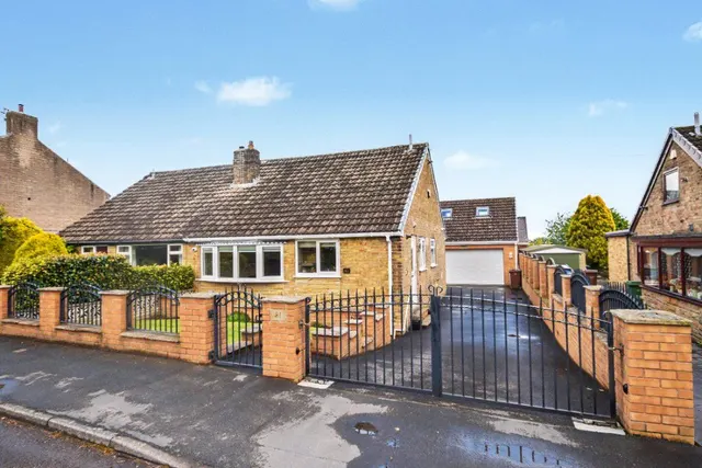 South Lane, Netherton, WF4, photo 1
