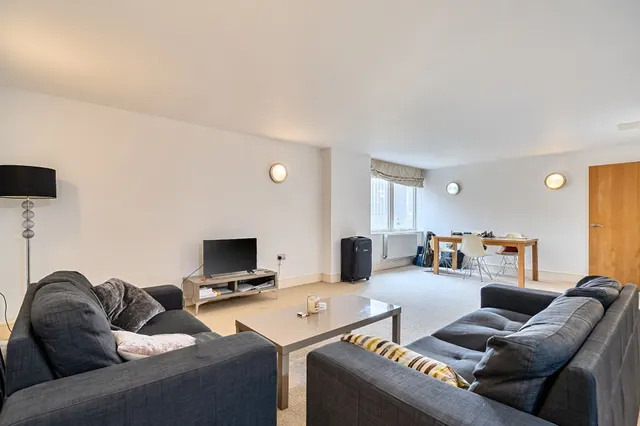 84 Gainsborough House, Cassilis Road, London, photo 1