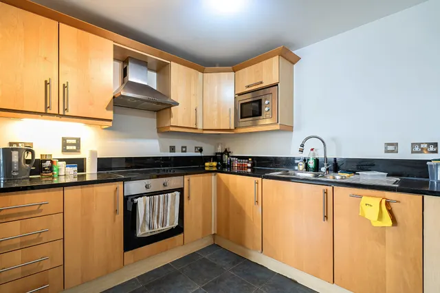 Photo 2 — 84 Gainsborough House, Cassilis Road, London