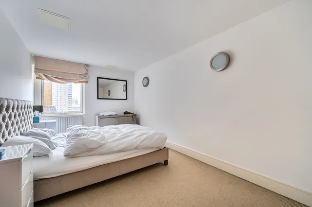 Photo 3 — 84 Gainsborough House, Cassilis Road, London