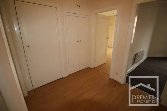 Photo 3 — 2 bedroom Flat for rent