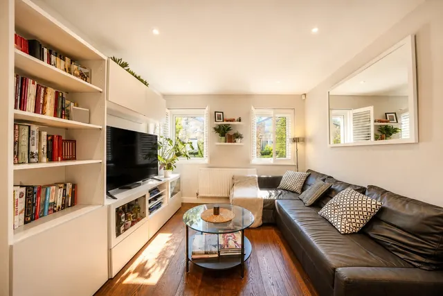 Cubitt Terrace, London, SW4, photo 1