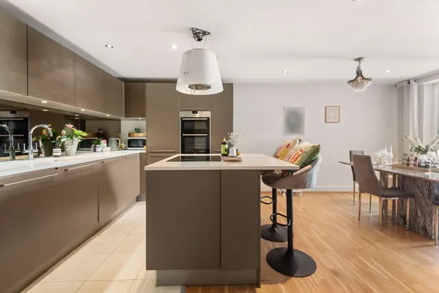 Photo 3 — Oyster Wharf, 18 Lombard Road, London, SW11 3RT