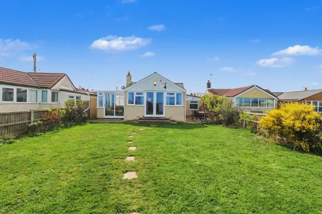 Scratby Crescent, Scratby, photo 1
