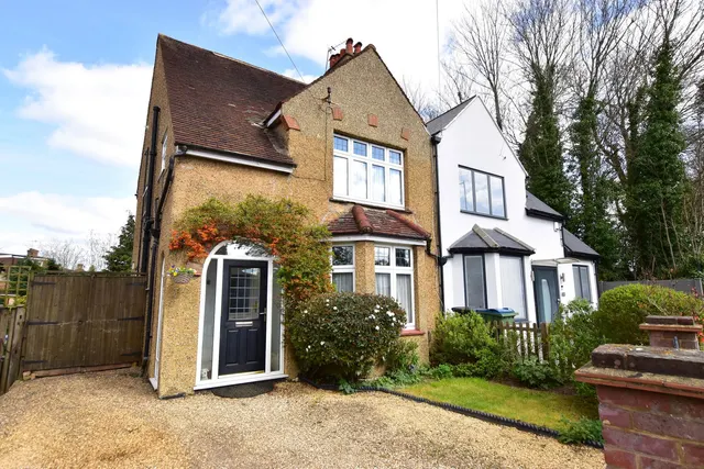 Horseshoe Lane, Watford, WD25, photo 1