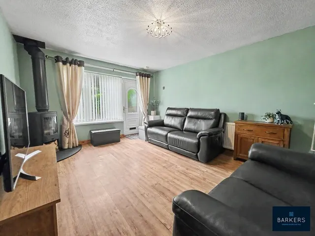 Huddersfield Road, Birstall, WF17, photo 3