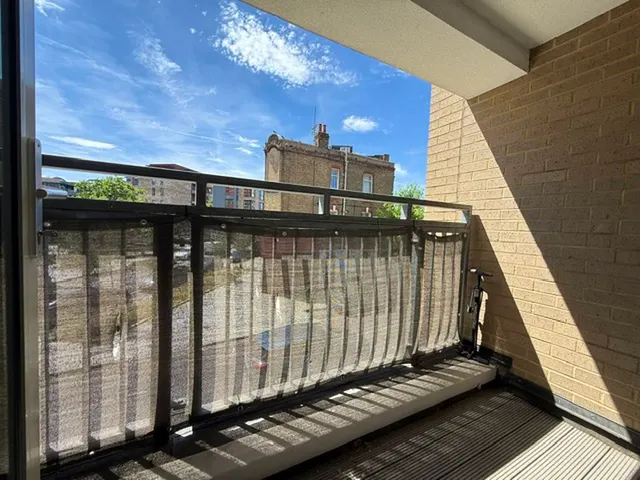 Photo 2 — Westmoreland Road, London SE17 2BT