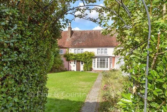 Lambourne Road, Chigwell, IG7, photo 1