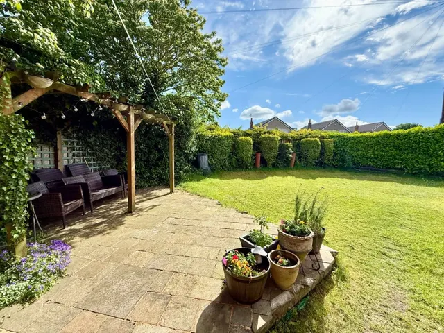 Wetherby ~ Maple Drive, LS22, photo 2