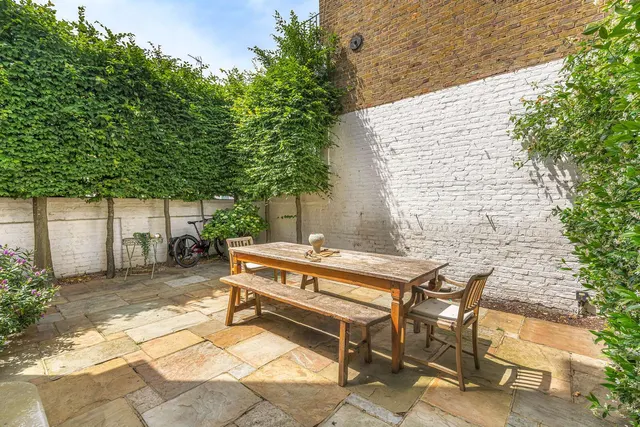 Photo 3 — Lamont Road, London, SW10 0JA