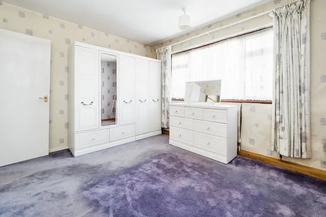 Photo 3 — Rainham Road South, Dagenham, RM10