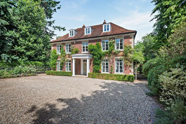 Garden Close Lane, Newbury, Berkshire, RG14 6PP, photo 1