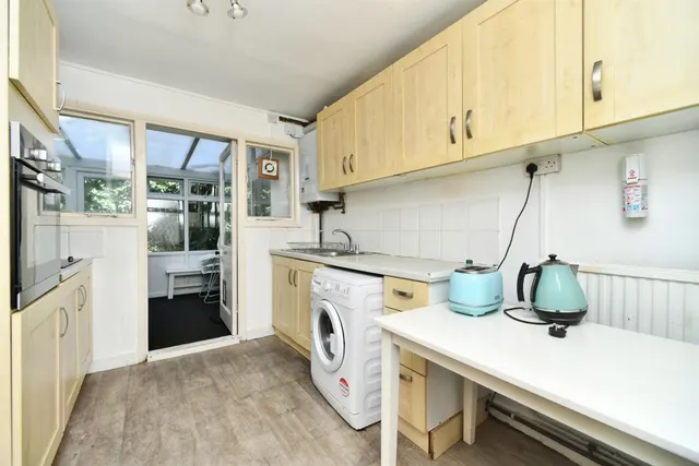 St. Pauls Street, Brighton, BN2, photo 3