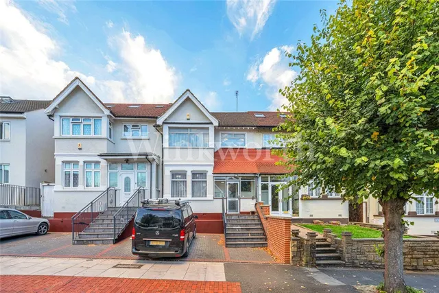 Montpelier Rise, London, NW11, photo 1