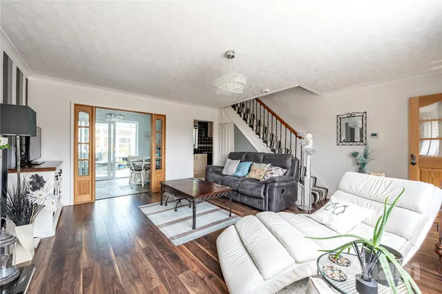 Photo 2 — Cornwell Close, Wirehill, Redditch, Worcestershire, B98 7TG