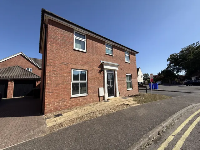 Sycamore Drive, Beck Row, BURY ST. EDMUNDS, photo 1