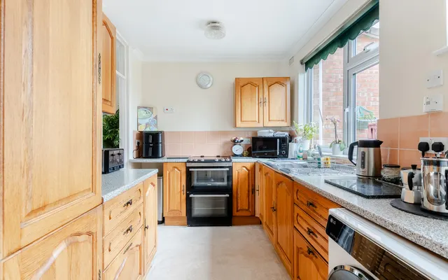 Long Road, Mangotsfield, BS16, photo 3
