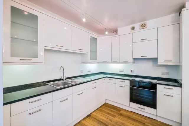 Chapel Street, Penzance, TR18, photo 2
