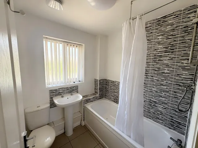 Terry Road, CV3, photo 3