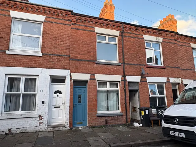 2 bedroom house — Tewkesbury Street, Leicester, LE3 5HQ