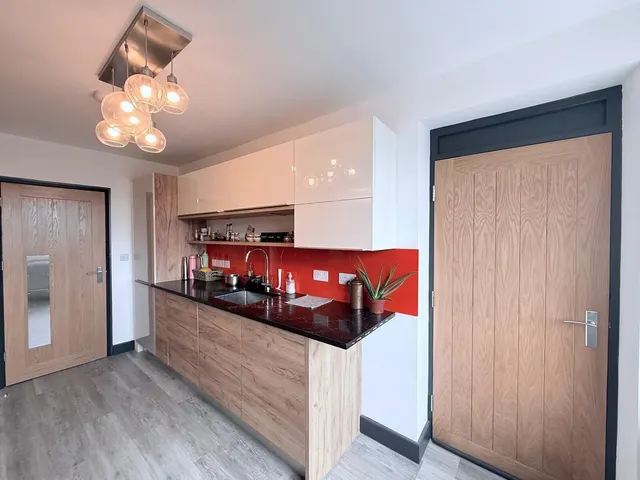 Bramcote Lane, Nottingham, NG8, photo 2